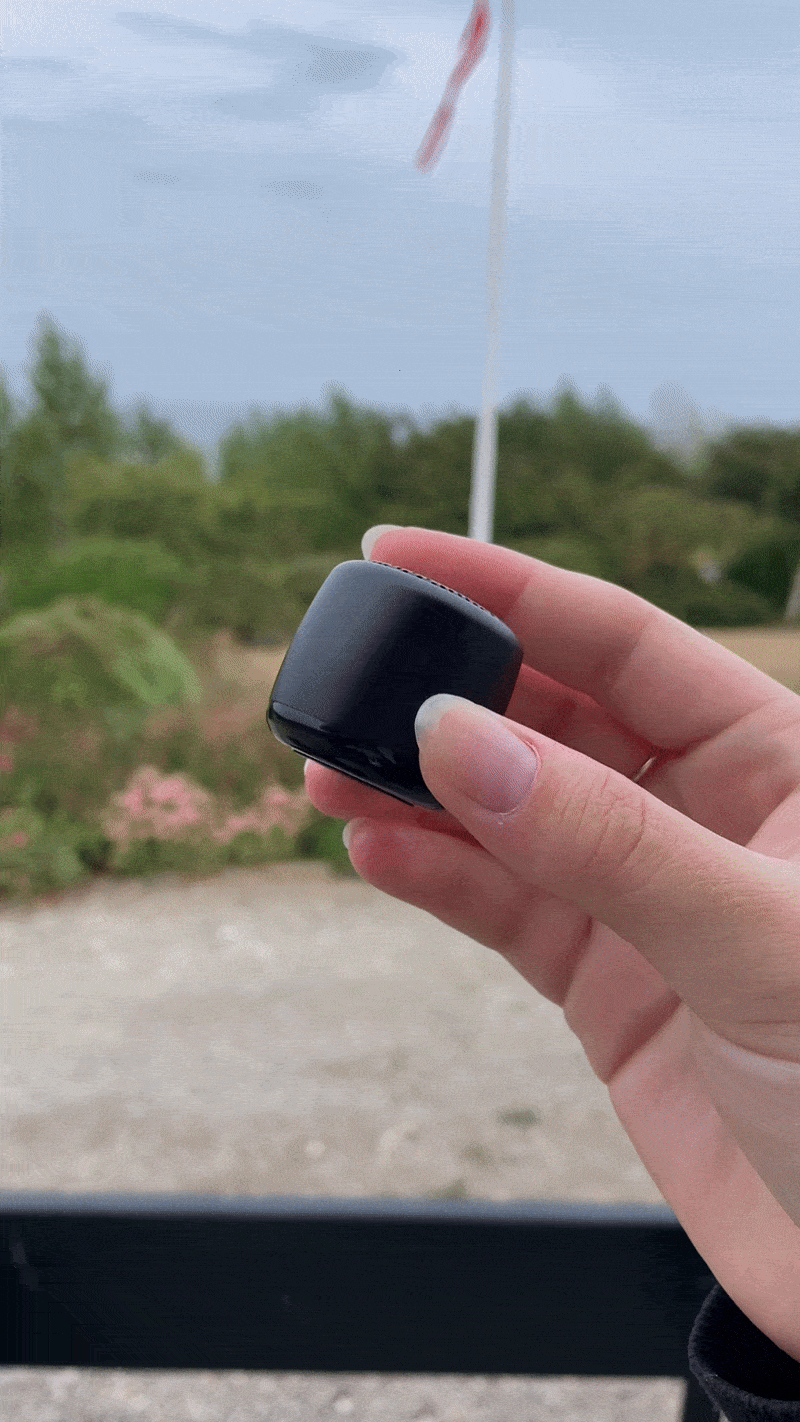 Verdens måske mindste bluetooth højttaler i sort aluminium