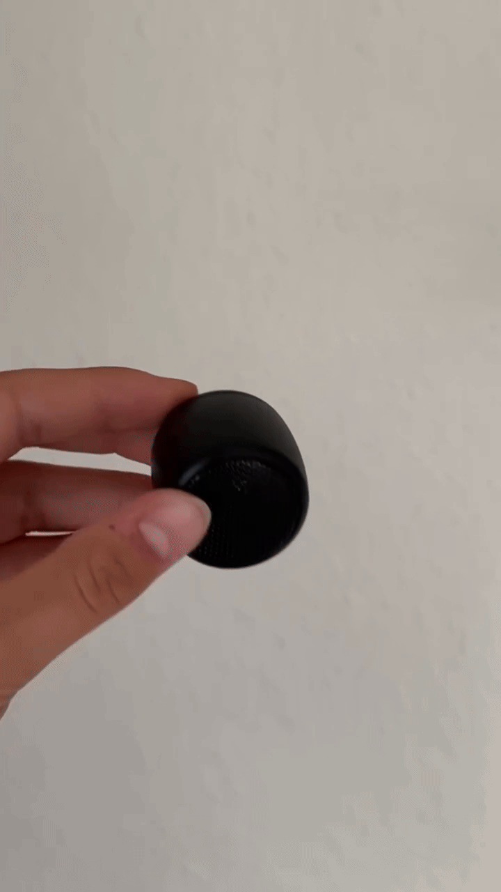 Verdens måske mindste bluetooth højttaler i sort aluminium